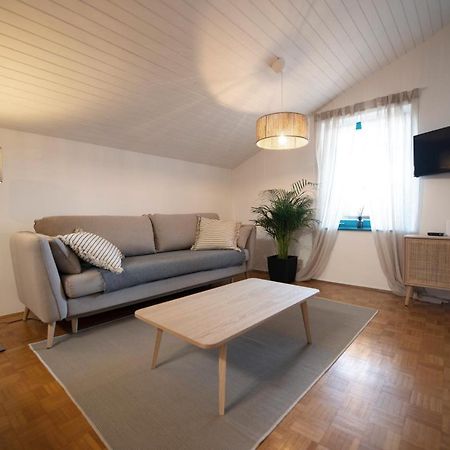 Modra Luna- Apartment With Terrace Izola Exterior foto